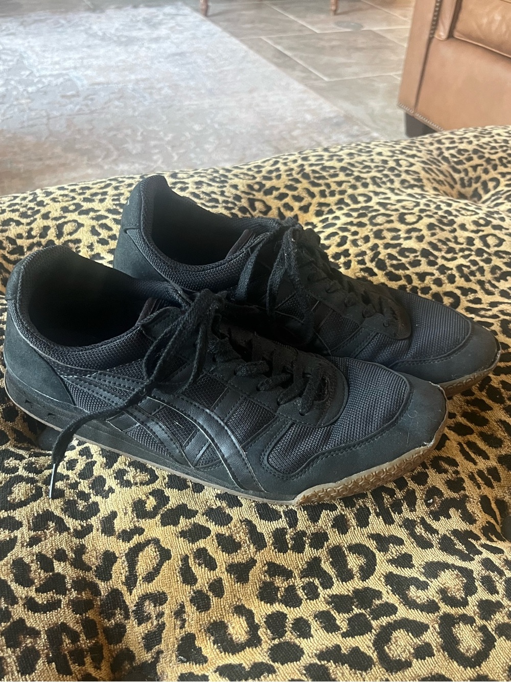 Asics Onitsuka Tiger Ultimate 81 Black Gum Sneaker D626N Men’s Size 9.5 Sneakers